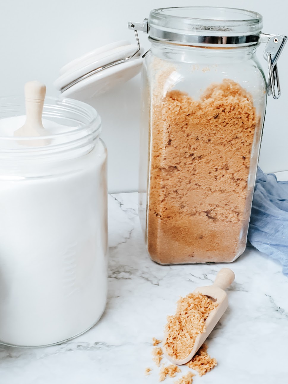 Soft chewy cookies vs crisp cookies representing brown sugar vs white sugar results